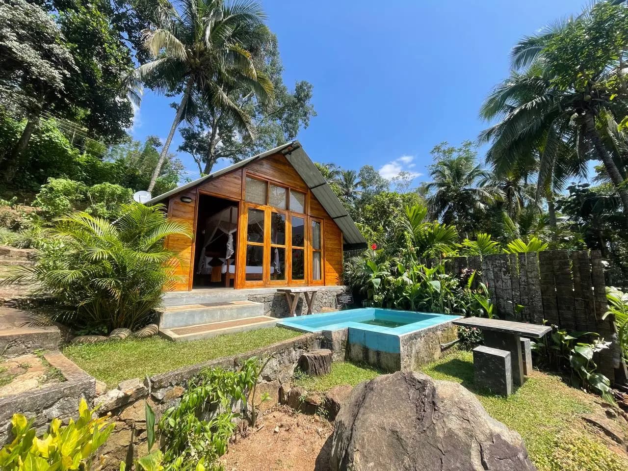 Deluxe Cabana Exterior